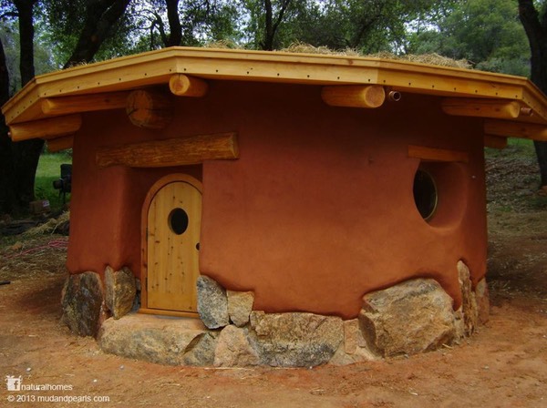 beautiful cob roundhouses built by Rob Pollacek