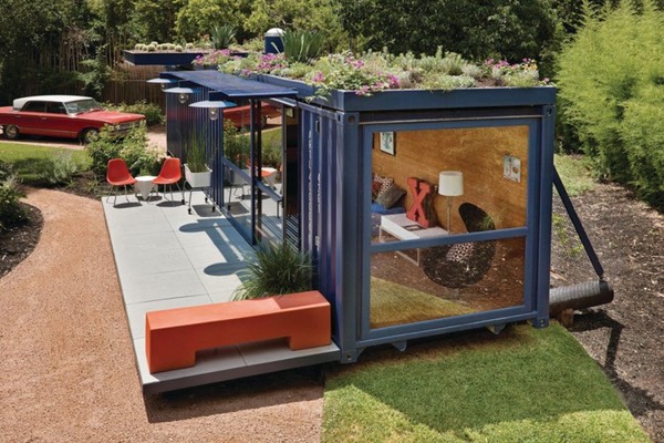 Shipping-Container-Guest-House-02-750x500